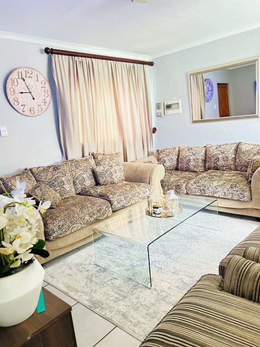 To Let 2 Bedroom Property for Rent in Waterval East North West